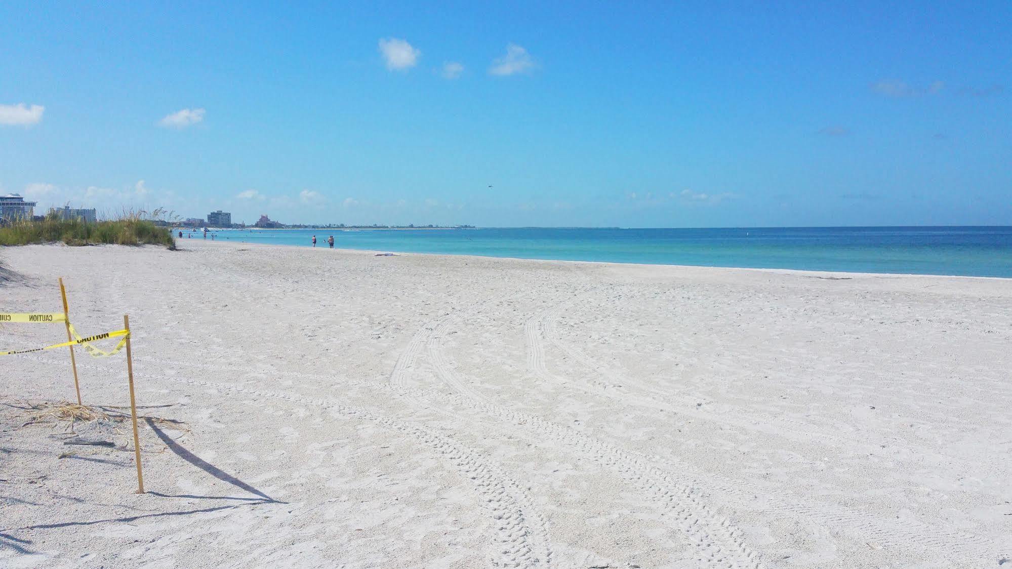 Friendly Native Beach Resort سانت بيتي بيتش المظهر الخارجي الصورة